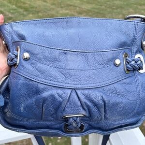 B. Makowsky gorgeous soft blue leather crossbody handbag, chrome hardware, 13"x9